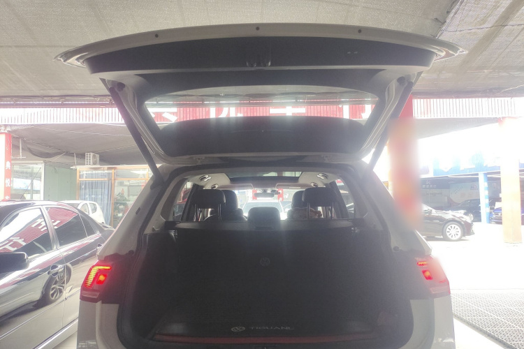 大众 途观L 2021款 330TSI 自动两驱R-Line越享版机舱底盘23