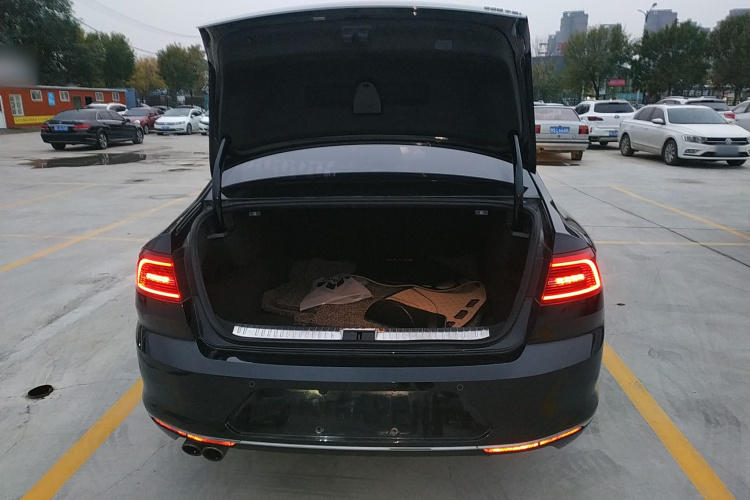 大众 迈腾 2018款 330TSI DSG 领先型机舱底盘23