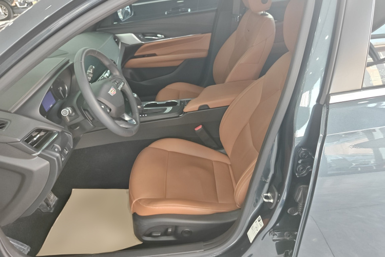 凯迪拉克CT4 2021款 28T 豪华型中控内饰19