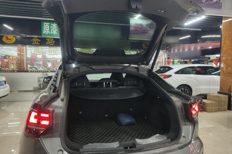 领克05 2022款 2.0TD 四驱劲Halo机舱底盘23