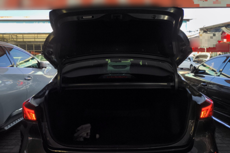 长安 逸动 2022款 PLUS 1.6L GDI CVT豪华型机舱底盘23