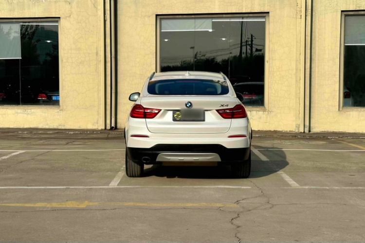宝马X4 2014款 xDrive20i X设计套装车身外观6005