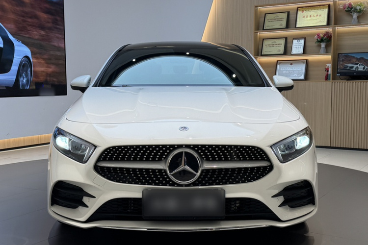奔驰A级 2022款 A 200 L 运动轿车动感型车身外观6003