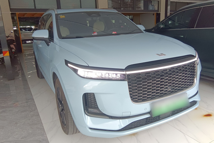 理想汽车 理想ONE 2021款 增程6座版车身外观3