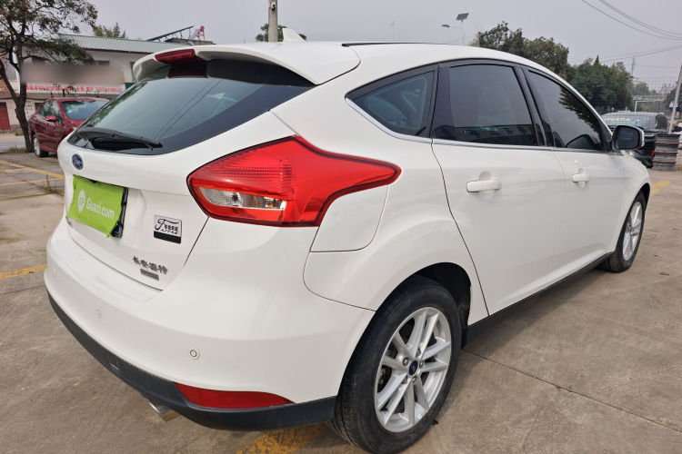 福特 福克斯 2018款 两厢经典 EcoBoost 180 自动精英型车身外观7