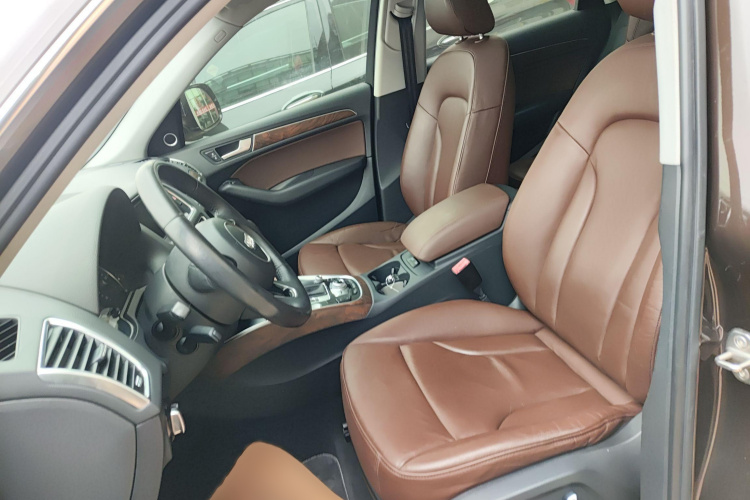 奥迪Q5 2013款 40 TFSI 舒适型局部细节19