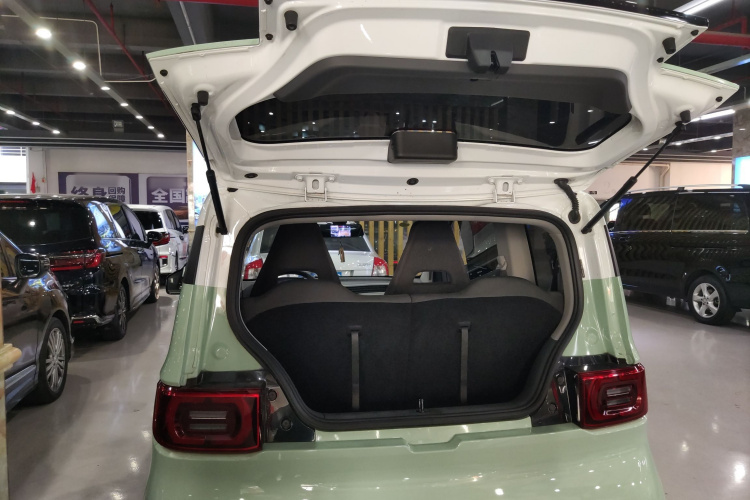 五菱汽车 宏光MINIEV 2021款 马卡龙夹心款 170km 磷酸铁锂机舱底盘23