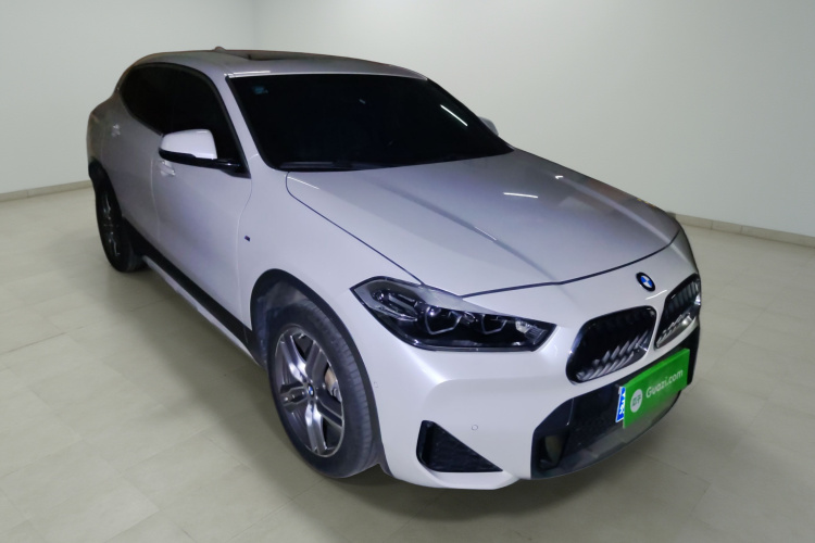 宝马X2 2020款 sDrive25i 领先型M越野套装车身外观3