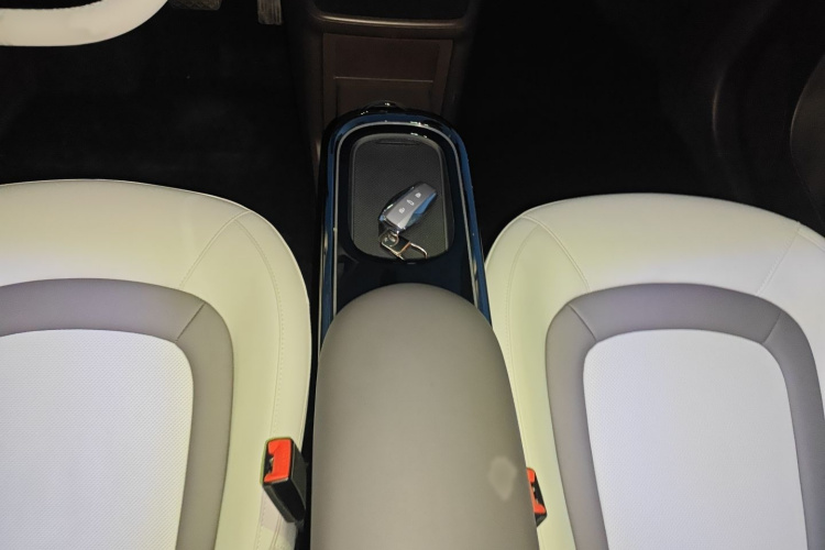 江淮钇为 钇为3 2024款 挚爱版 405km Lite局部细节18