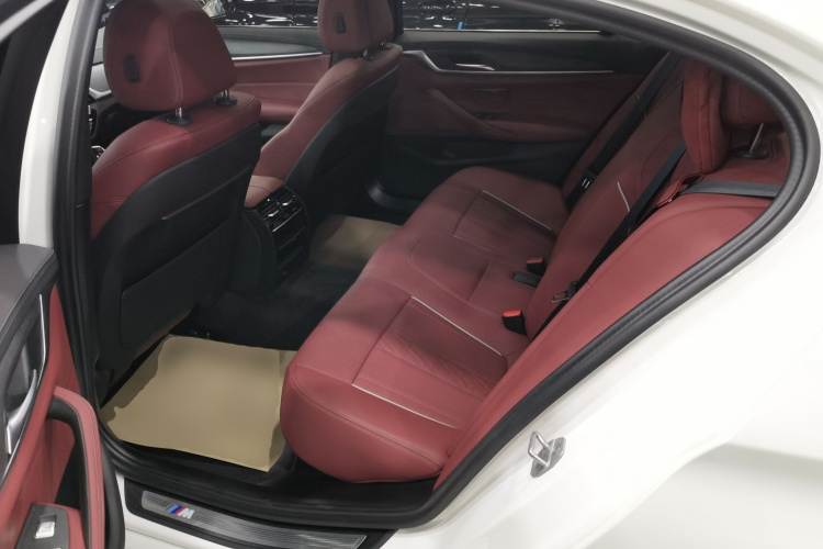 宝马5系 2023款 530Li 领先型 M运动套装中控内饰21