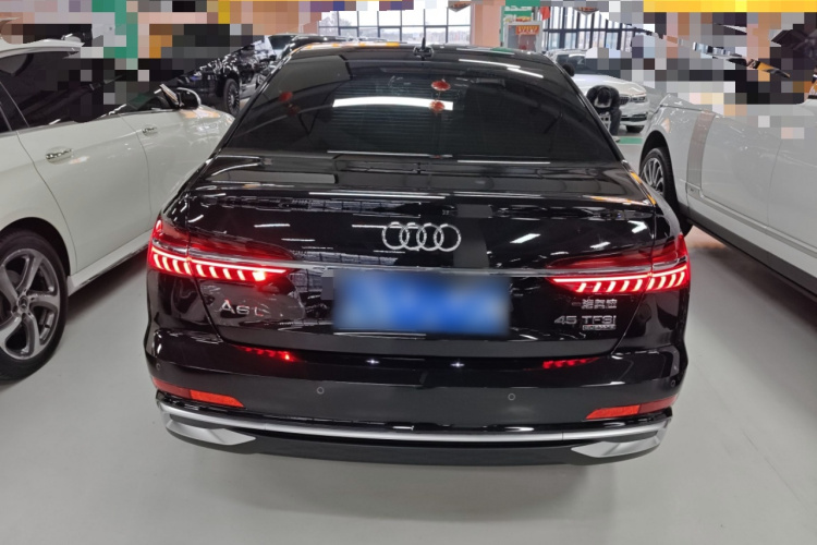 奥迪A6L 2025款 45 TFSI quattro 臻选动感型车身外观6