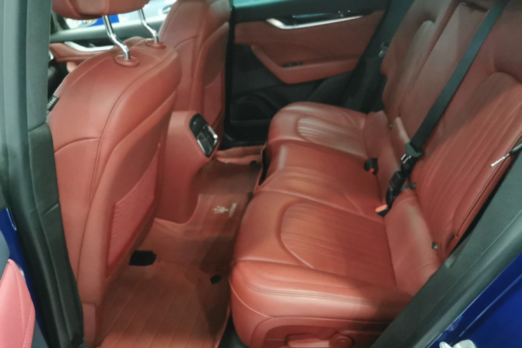 玛莎拉蒂 Levante 2021款 3.0T 标准版中控内饰21