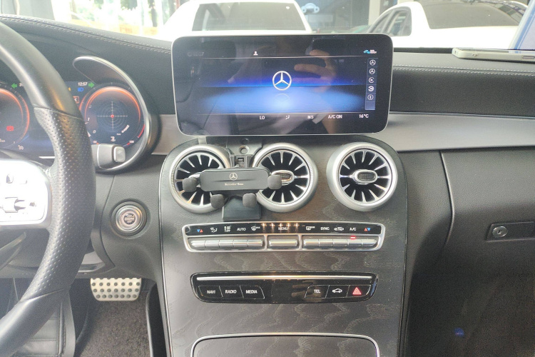 奔驰C级(进口) 2021款 C 200 轿跑车局部细节16