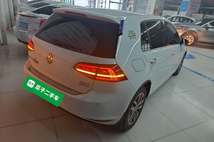 大众 高尔夫 2016款 230TSI 自动豪华型车身外观7