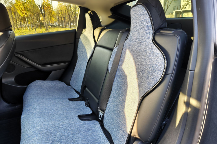 特斯拉 Model Y 2021款 长续航全轮驱动版中控内饰7005