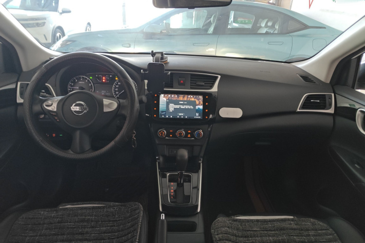日产 轩逸 2021款 经典 1.6XL CVT豪华版中控内饰12