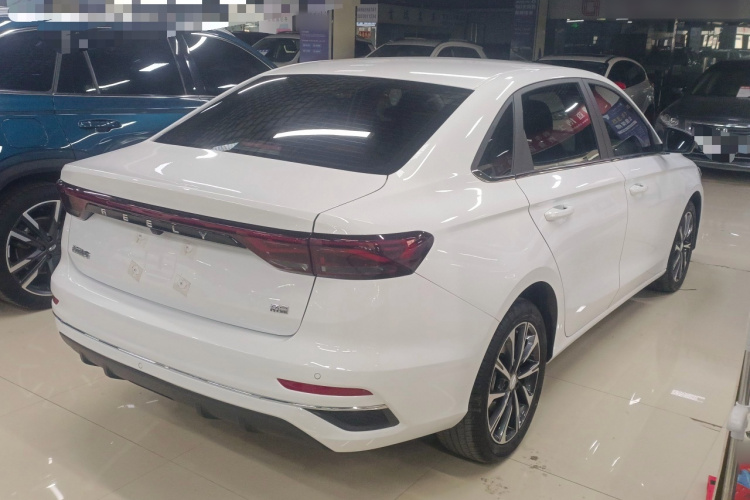 吉利汽车 帝豪 2025款 第4代 1.5L CVT旗舰型车身外观7