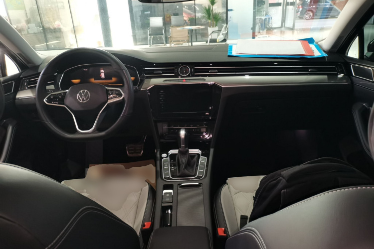 大众 迈腾 2023款 200万辆纪念版 330TSI DSG领先型中控内饰12
