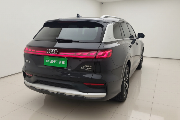 奥迪Q6 2024款 40 TFSI quattro 观云型 羽林套装 7座车身外观7
