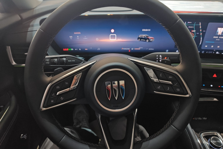 别克 2025款 昂科威Plus 28T 两驱白金版中控内饰13