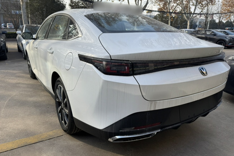 长安 逸动 2025款 蓝鲸 1.5T 500Bar尊贵型车身外观6003