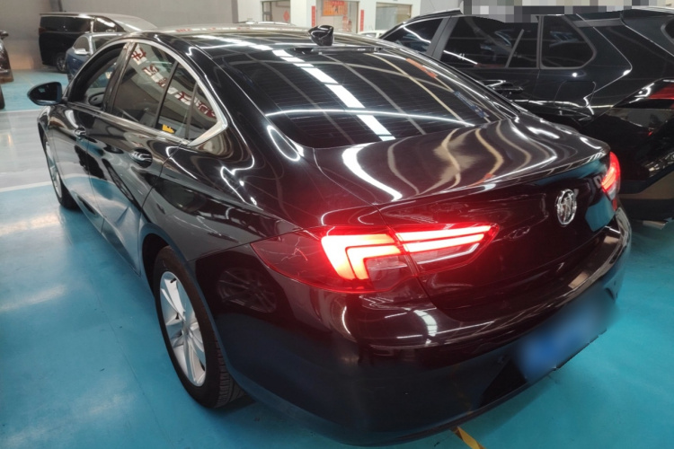 别克 君威 2017款 20T 精英型车身外观4