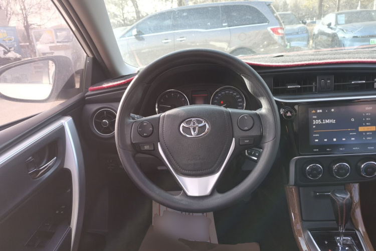 丰田 卡罗拉 2017款 改款 1.2T S-CVT GL-i中控内饰13