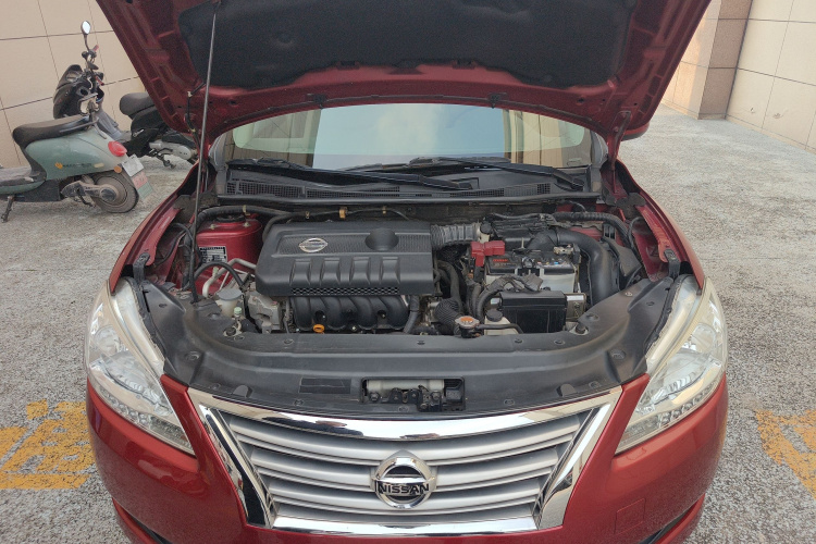 日产 轩逸 2014款 1.6XV CVT尊享版机舱底盘24