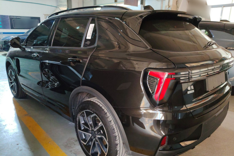 领克01 EM-P 2023款 1.5TD EM-P PM车身外观4