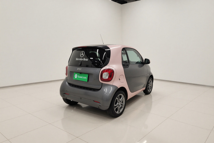 smart fortwo 2018款 0.9T 66千瓦硬顶先锋版 国V车身外观7