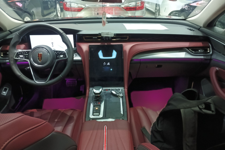 红旗H5 2024款 2.0T 自动智联旗畅版中控内饰7002