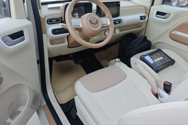 五菱汽车 宏光MINIEV 2024款 第三代 215km 进阶版中控内饰7002