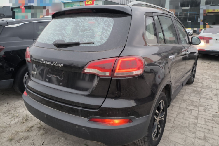 众泰 大迈X5 2017款 白金版 1.5T 手动豪华型车身外观7