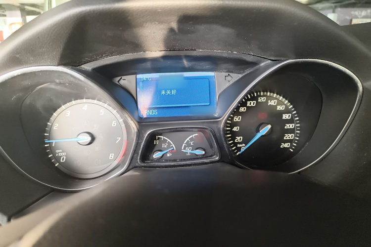 福特 福克斯 2012款 两厢 2.0L 自动豪华运动型局部细节14