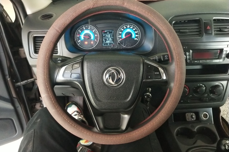 东风风光 风光330 2019款 1.5L手动实用型II 国VI中控内饰13