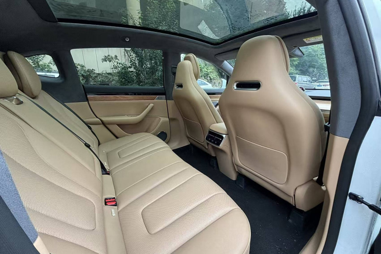 鸿蒙智行 智界R7 2024款 纯电 736km UItra中控内饰7009