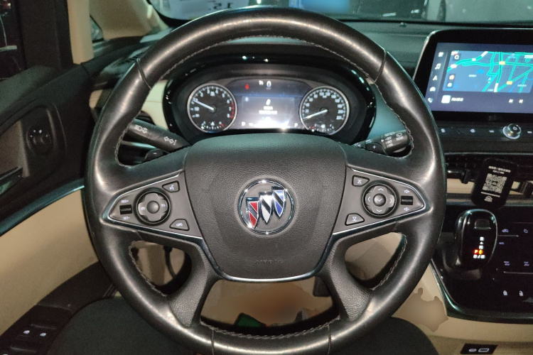 别克GL8 2023款 改款 陆上公务舱 豪华型中控内饰13