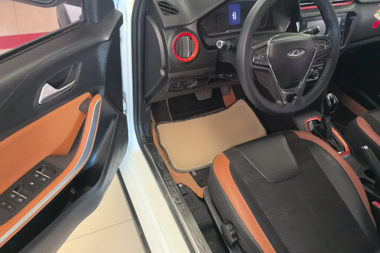 奇瑞 瑞虎3X 2017款 1.5L 自动时尚版中控内饰7002