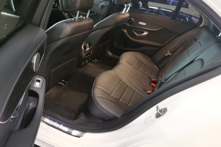 奔驰C级 2021款 C 260 L 运动版中控内饰21
