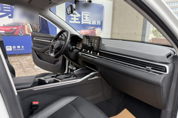 吉利汽车 帝豪 2022款 第4代 1.5L CVT精英型中控内饰7011