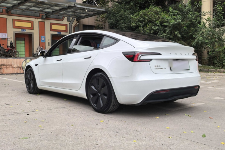 特斯拉 Model 3 2023款 后轮驱动版车身外观6004