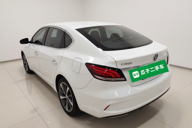 名爵 MG6 2019款 20T 自动运动版车身外观5