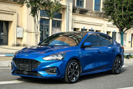 福特 福克斯 2020款 三厢 EcoBoost 180 自动ST Line