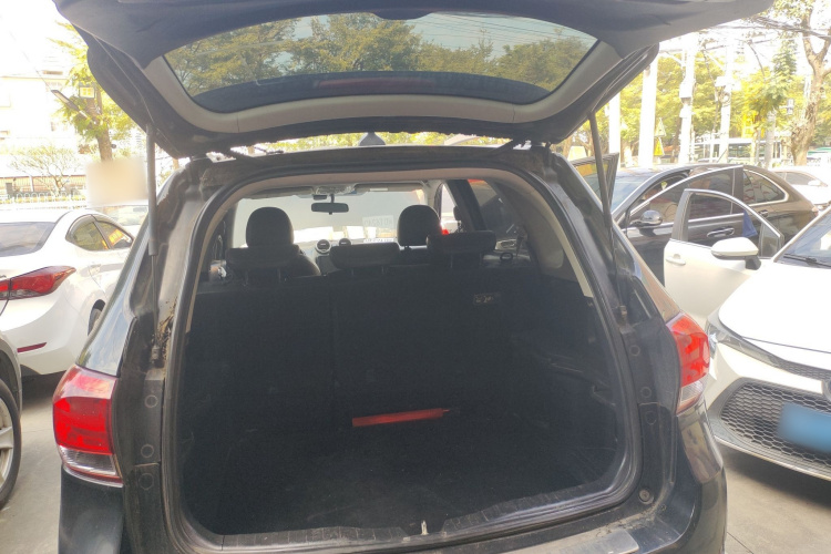 哈弗H6 2015款 升级版 1.5T 手动两驱精英型机舱底盘23