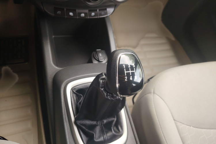 雪佛兰 2015款 赛欧3 1.3L 手动理想版局部细节18