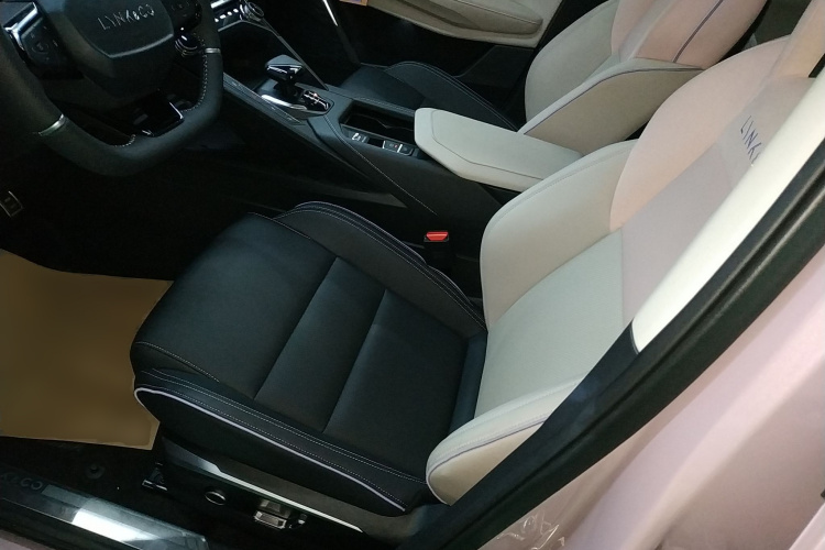 领克06 2021款 1.5T Shero粉色特别版中控内饰19