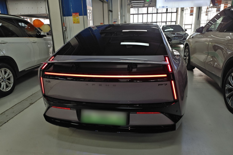 小鹏P7 2025款 750 四驱高性能 Ultra车身外观6004