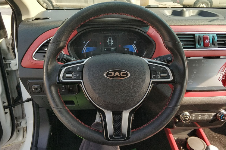 江汽集团 江淮iEV7S 2017款 智尊型中控内饰13