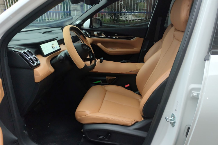 吉利汽车 博越L 2025款 第四代 1.5TD DCT 扬帆中控内饰19