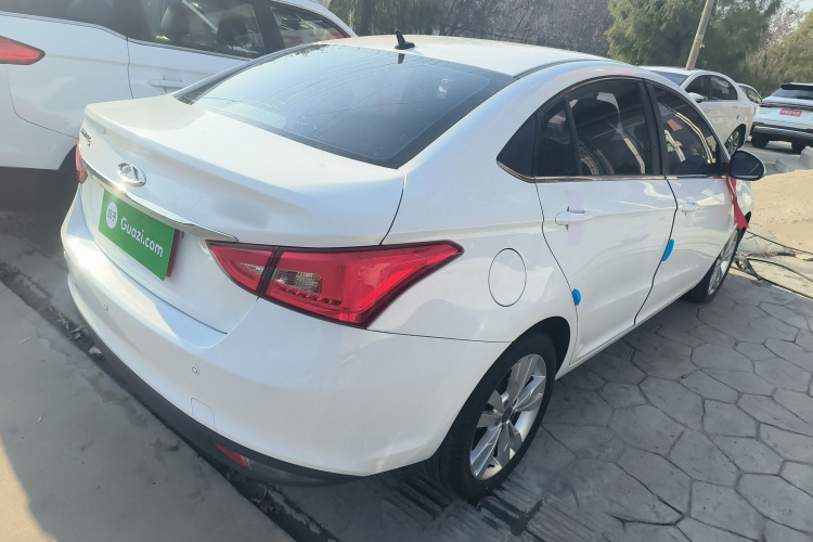 奇瑞 艾瑞泽5 2017款 1.5L 手动领潮版车身外观7